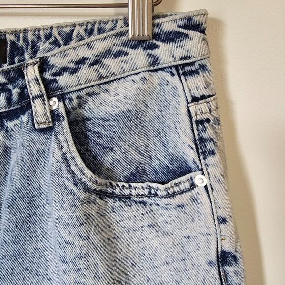 EUC LIKE NEW WHITEFOX LIGHT WASH HIGH RISE MOM JEANS SIZE XL - Picture 8 of 16